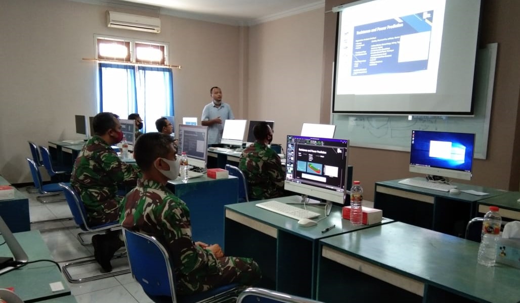 Personel Antap STTAL Mengikuti  Training Maxsurf di Kampus STTAL